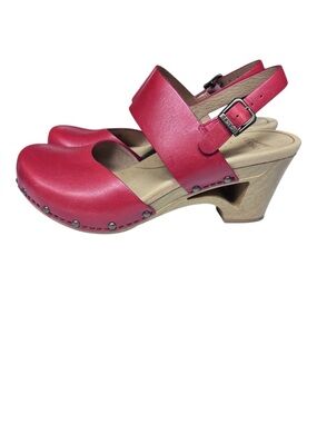 DANSKO Women's Red Shoes Thea Clogs Sz 8.5 Open Wood Wedge Heels RARE Size 38
